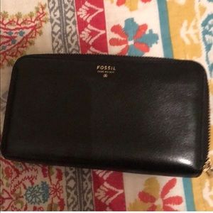 Fossil leather zipper wallet NWT